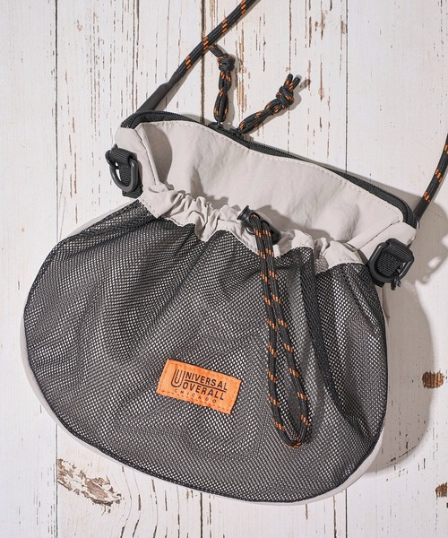 UNIVERSAL OVERALL(ユニバーサルオーバーオール)の「【UNIVERSAL OVERALL】FRONT MESH SHOULDER BAG / フロントメッシュショルダーバッグ(ショルダーバッグ・レディース・モカ/オレンジ/ライトグレー/ブラック/グレイッシュベージュ/ブルー・FREE)」の1枚目の写真