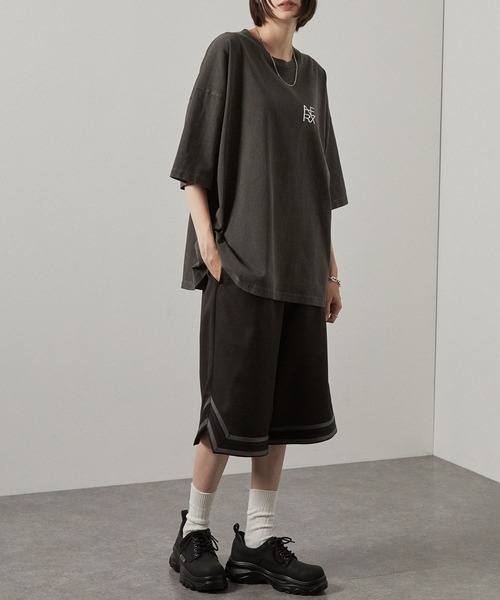 Alfred Alex(アルフレッドアレックス)の「【Alfred Alex】ヴィンテージ加工ピグメント3Dメタルロゴ半袖Tシャツ(Tシャツ/カットソー・メンズ・オフホワイト/ワイン/ブラック・M/L)」の7枚目の写真