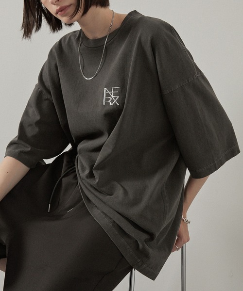 Alfred Alex(アルフレッドアレックス)の「【Alfred Alex】ヴィンテージ加工ピグメント3Dメタルロゴ半袖Tシャツ(Tシャツ/カットソー・メンズ・オフホワイト/ワイン/ブラック・M/L)」の10枚目の写真