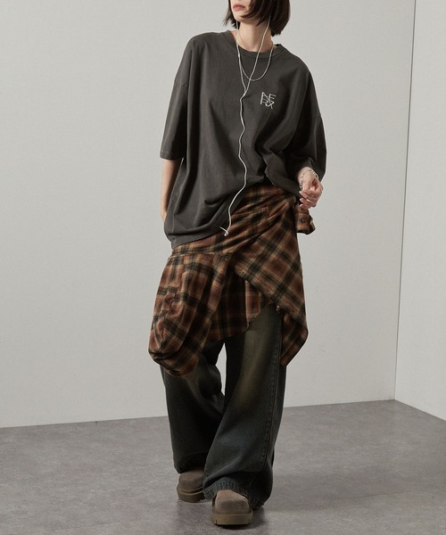 Alfred Alex(アルフレッドアレックス)の「【Alfred Alex】ヴィンテージ加工ピグメント3Dメタルロゴ半袖Tシャツ(Tシャツ/カットソー・メンズ・オフホワイト/ワイン/ブラック・M/L)」の14枚目の写真