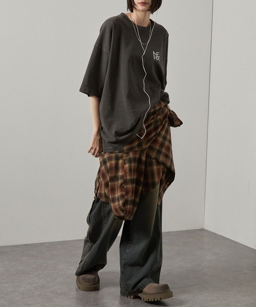 Alfred Alex(アルフレッドアレックス)の「【Alfred Alex】ヴィンテージ加工ピグメント3Dメタルロゴ半袖Tシャツ(Tシャツ/カットソー・メンズ・オフホワイト/ワイン/ブラック・M/L)」の15枚目の写真