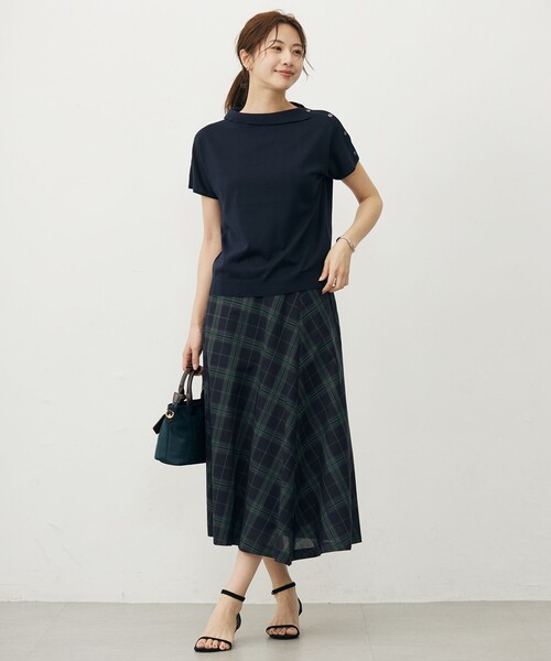 J.PRESS(ジェイプレス)の「【WEB限定カラーあり・洗える】SOFT SHEER チェック フレア スカート(スカート・レディース・ブラウン系3/ネイビー系3/グレー系3・11/9/7)」の5枚目の写真