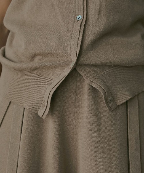 ETRE TOKYO（エトレトウキョウ）の「コットンリネンハイゲージニットベスト（ベスト・レディース・ベージュ/ネイビー・FREE）」の14枚目の写真