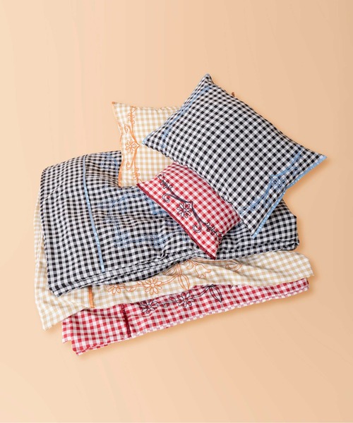 Casselini(キャセリーニ)の「Casselini HOME(キャセリーニ ホーム)フラワー刺繍布団カバー(寝具・レディース・ベージュ/レッド/ブラック・FREE)」の4枚目の写真