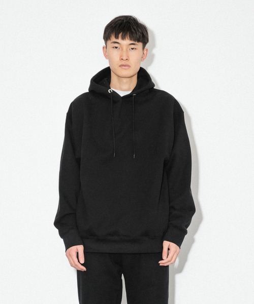 Knuu(ヌウ)の「Heavy Hooded Sweatshirt - Seam Pocket(パーカー・メンズ・ヘザーグレー/ブラック/ホワイト/ネイビー/ダークネイビー/ブラウン/マルーン・X-SMALL/SMALL/MEDIUM/LARGE/X-LARGE/XX-LARGE)」の3枚目の写真