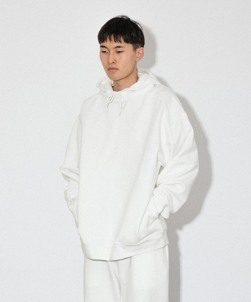 Knuu(ヌウ)の「Heavy Hooded Sweatshirt - Seam Pocket(パーカー・メンズ・ヘザーグレー/ブラック/ホワイト/ネイビー/ダークネイビー/ブラウン/マルーン・X-SMALL/SMALL/MEDIUM/LARGE/X-LARGE/XX-LARGE)」の8枚目の写真