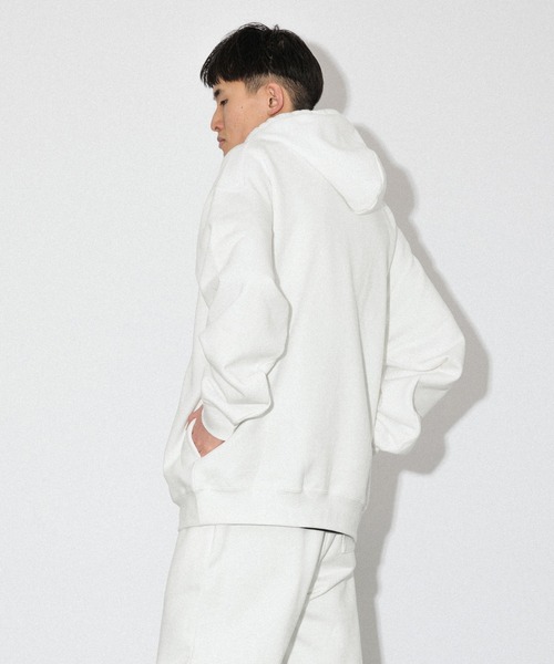 Knuu(ヌウ)の「Heavy Hooded Sweatshirt - Seam Pocket(パーカー・メンズ・ヘザーグレー/ブラック/ホワイト/ネイビー/ダークネイビー/ブラウン/マルーン・X-SMALL/SMALL/MEDIUM/LARGE/X-LARGE/XX-LARGE)」の9枚目の写真