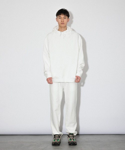 Knuu(ヌウ)の「Heavy Hooded Sweatshirt - Seam Pocket(パーカー・メンズ・ヘザーグレー/ブラック/ホワイト/ネイビー/ダークネイビー/ブラウン/マルーン・X-SMALL/SMALL/MEDIUM/LARGE/X-LARGE/XX-LARGE)」の11枚目の写真
