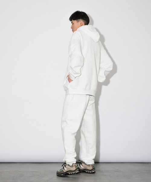 Knuu(ヌウ)の「Heavy Hooded Sweatshirt - Seam Pocket(パーカー・メンズ・ヘザーグレー/ブラック/ホワイト/ネイビー/ダークネイビー/ブラウン/マルーン・X-SMALL/SMALL/MEDIUM/LARGE/X-LARGE/XX-LARGE)」の13枚目の写真
