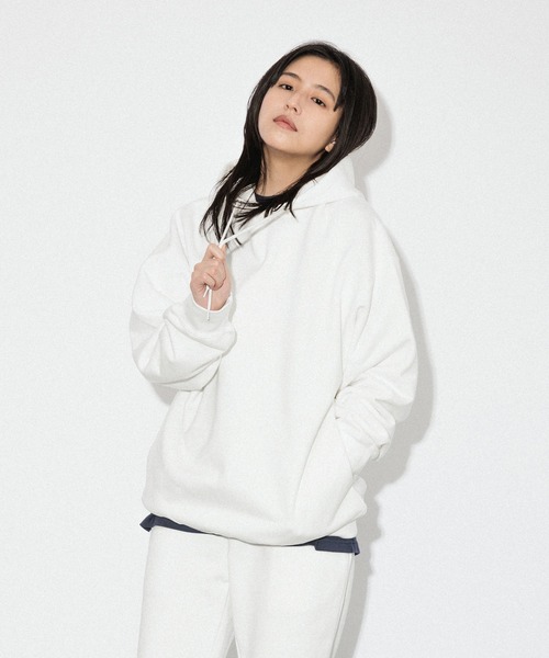 Knuu(ヌウ)の「Heavy Hooded Sweatshirt - Seam Pocket(パーカー・メンズ・ヘザーグレー/ブラック/ホワイト/ネイビー/ダークネイビー/ブラウン/マルーン・X-SMALL/SMALL/MEDIUM/LARGE/X-LARGE/XX-LARGE)」の15枚目の写真