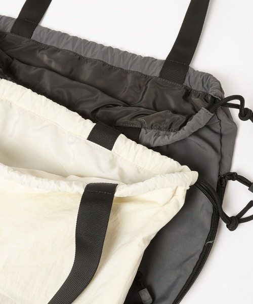 ALAND（エーランド）の「【UNISEX】ALAND／BIG巾着トート（トートバッグ・レディース・オフホワイト/グレー/ブラック/ライトブルー・ONE SIZE）」の5枚目の写真