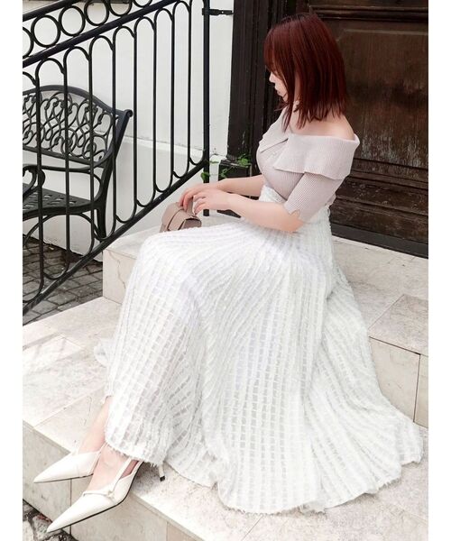 dazzlin（ダズリン）の「シアーボリューミーフレアスカート（スカート・レディース・グレー/オフホワイト/ブラック・SMALL/MEDIUM）」の12枚目の写真