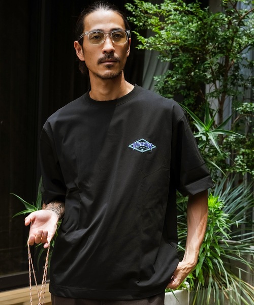 THRASHER(スラッシャー)の「DIAMOND LOGO UTILITY S/S T-SHIRTS Tシャツ ユーティリティー ラッシュガード/スラッシャーワンポイントブランドロゴ水着(Tシャツ/カットソー・メンズ・ブラック×ブルー/ブラック×パープル/ホワイト×ブルー/ホワイト×パープル・MEDIUM/LARGE/X-LARGE)」の20枚目の写真