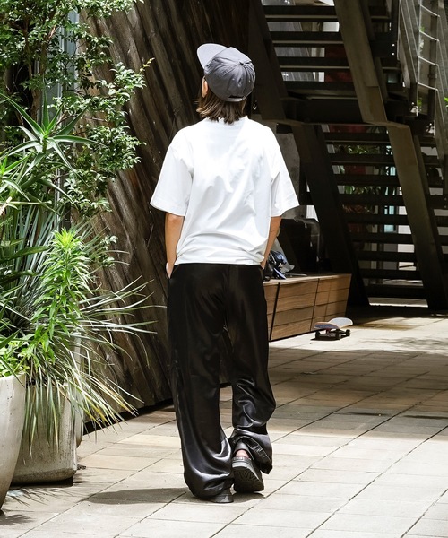 THRASHER(スラッシャー)の「DIAMOND LOGO UTILITY S/S T-SHIRTS Tシャツ ユーティリティー ラッシュガード/スラッシャーワンポイントブランドロゴ水着(Tシャツ/カットソー・メンズ・ブラック×ブルー/ブラック×パープル/ホワイト×ブルー/ホワイト×パープル・MEDIUM/LARGE/X-LARGE)」の13枚目の写真