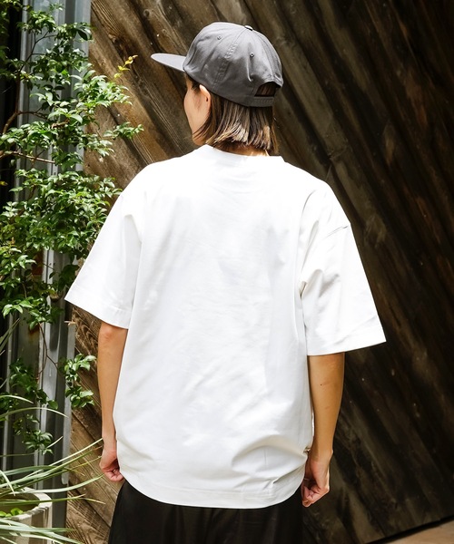 THRASHER(スラッシャー)の「DIAMOND LOGO UTILITY S/S T-SHIRTS Tシャツ ユーティリティー ラッシュガード/スラッシャーワンポイントブランドロゴ水着(Tシャツ/カットソー・メンズ・ブラック×ブルー/ブラック×パープル/ホワイト×ブルー/ホワイト×パープル・MEDIUM/LARGE/X-LARGE)」の15枚目の写真