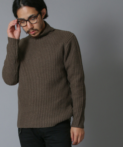 AMERICAN RAG CIE(アメリカンラグシー)の「AMERICAN RAG CIE ラムナイロン両畦タートルニット / 109-AMG-M152-KN613(ニット/セーター・メンズ・ブラック/カーキ/ホワイト・1/2)」の1枚目の写真