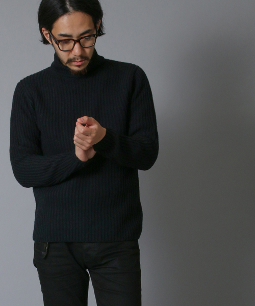 AMERICAN RAG CIE(アメリカンラグシー)の「AMERICAN RAG CIE ラムナイロン両畦タートルニット / 109-AMG-M152-KN613(ニット/セーター・メンズ・ブラック/カーキ/ホワイト・1/2)」の3枚目の写真