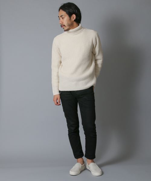 AMERICAN RAG CIE(アメリカンラグシー)の「AMERICAN RAG CIE ラムナイロン両畦タートルニット / 109-AMG-M152-KN613(ニット/セーター・メンズ・ブラック/カーキ/ホワイト・1/2)」の13枚目の写真