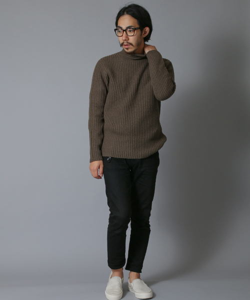 AMERICAN RAG CIE(アメリカンラグシー)の「AMERICAN RAG CIE ラムナイロン両畦タートルニット / 109-AMG-M152-KN613(ニット/セーター・メンズ・ブラック/カーキ/ホワイト・1/2)」の15枚目の写真