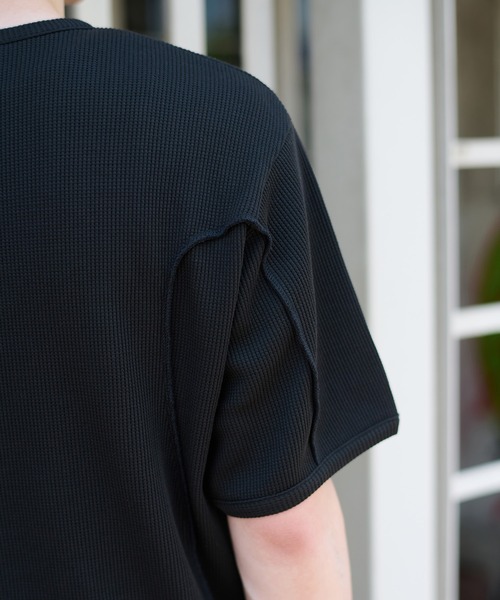 kutir(クティール)の「CONTRAST HENLEY NECK THERMAL TEE/切り替えヘンリーネックサーマルTEE(Tシャツ/カットソー・メンズ・ベージュ/ブラック/チャコールグレー・MEDIUM/LARGE)」の22枚目の写真