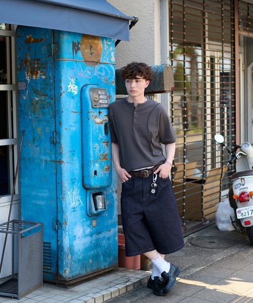 kutir(クティール)の「CONTRAST HENLEY NECK THERMAL TEE/切り替えヘンリーネックサーマルTEE(Tシャツ/カットソー・メンズ・ベージュ/ブラック/チャコールグレー・MEDIUM/LARGE)」の7枚目の写真