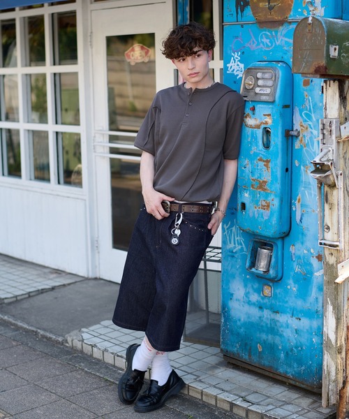 kutir(クティール)の「CONTRAST HENLEY NECK THERMAL TEE/切り替えヘンリーネックサーマルTEE(Tシャツ/カットソー・メンズ・ベージュ/ブラック/チャコールグレー・MEDIUM/LARGE)」の5枚目の写真