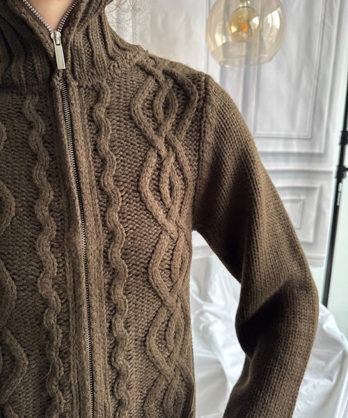 SHAGGIE（シャギー）の「【ViVi掲載】ハイネックジップケーブルニットロンパース（サロペット/オーバーオール・レディース・ブラウン/ブラック・FREE）」の19枚目の写真