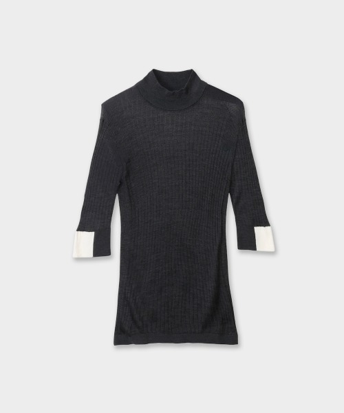 CINOH(チノ)の「SILK BOTTLE NECK TIGHT KNIT(ニット/セーター・レディース・チャコールグレー/ネイビー/ライトグレー・38)」の2枚目の写真