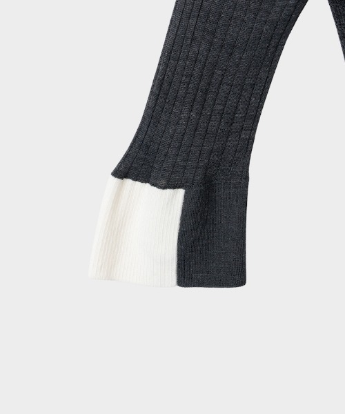 CINOH(チノ)の「SILK BOTTLE NECK TIGHT KNIT(ニット/セーター・レディース・チャコールグレー/ネイビー/ライトグレー・38)」の5枚目の写真