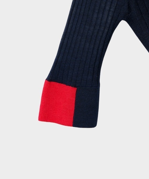 CINOH(チノ)の「SILK BOTTLE NECK TIGHT KNIT(ニット/セーター・レディース・チャコールグレー/ネイビー/ライトグレー・38)」の10枚目の写真
