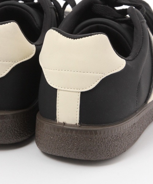 LAKOLE（ラコレ）の「配色ライトスニーカー / 572539（スニーカー・レディース・オフホワイト/ブラック・LARGE/MEDIUM）」の15枚目の写真