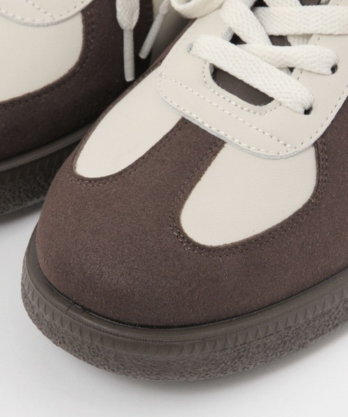 LAKOLE（ラコレ）の「配色ライトスニーカー / 572539（スニーカー・レディース・オフホワイト/ブラック・LARGE/MEDIUM）」の17枚目の写真