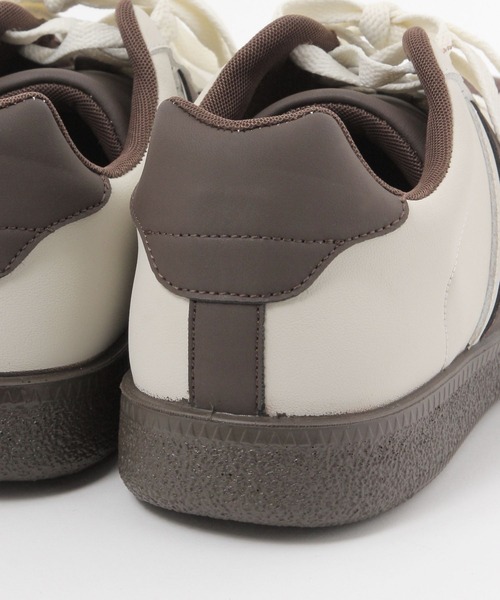 LAKOLE（ラコレ）の「配色ライトスニーカー / 572539（スニーカー・レディース・オフホワイト/ブラック・LARGE/MEDIUM）」の18枚目の写真
