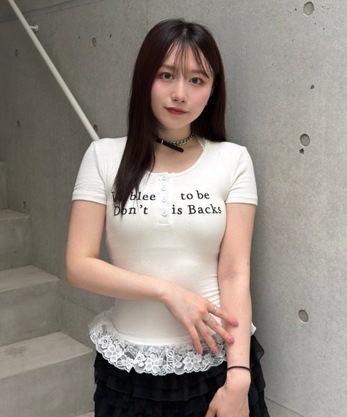 Lae(レイ)の「レースフリルロゴTシャツ(Tシャツ/カットソー・レディース・ブラック・SMALL/MEDIUM/LARGE)」の4枚目の写真
