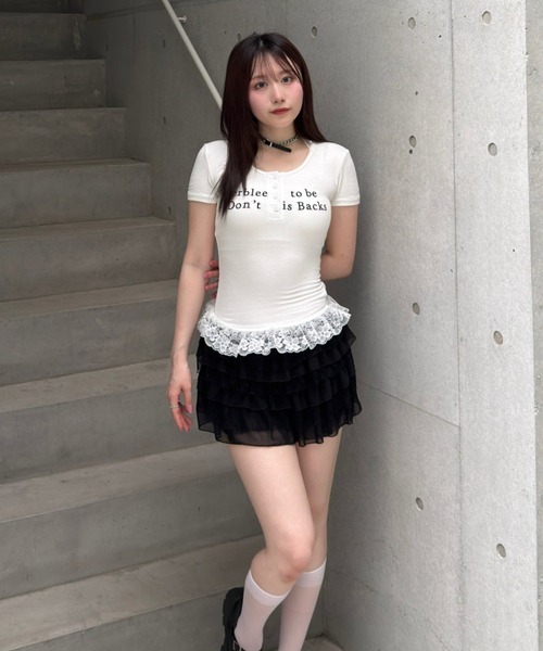 Lae(レイ)の「レースフリルロゴTシャツ(Tシャツ/カットソー・レディース・ブラック・SMALL/MEDIUM/LARGE)」の5枚目の写真