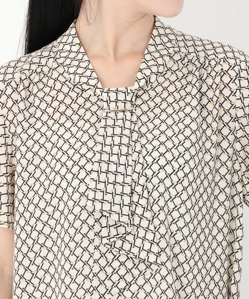 STRAWBERRY-FIELDS（ストロベリーフィールズ）の「レトロジオメトリック_幾何柄ブラウス（シャツ/ブラウス・レディース・ベージュ×ブラック/ブラック×ベージュ・2）」の8枚目の写真