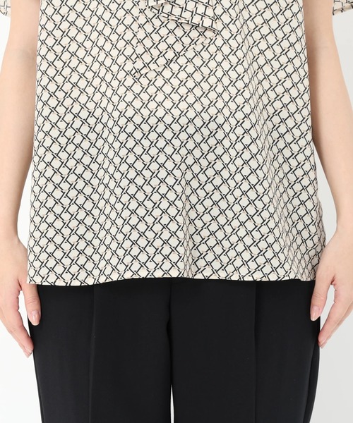 STRAWBERRY-FIELDS（ストロベリーフィールズ）の「レトロジオメトリック_幾何柄ブラウス（シャツ/ブラウス・レディース・ベージュ×ブラック/ブラック×ベージュ・2）」の12枚目の写真