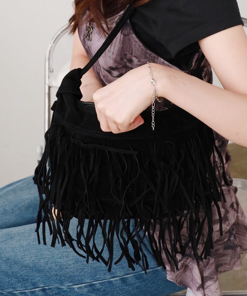 ROOPTOKYO(ループトウキョウ)の「Fringe HalfMoon Shoulder Bag / フリンジハーフムーンショルダーバッグ(ショルダーバッグ・レディース・ブラウン/ダークブラウン/ベージュ/ブラック・FREE)」の2枚目の写真