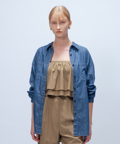 cloenc（クロエンス）の「【マシンウォッシュ】ライトウェイトデニムシャツ（シャツ/ブラウス・レディース・ネイビー/ブルー・02）」の2枚目の写真