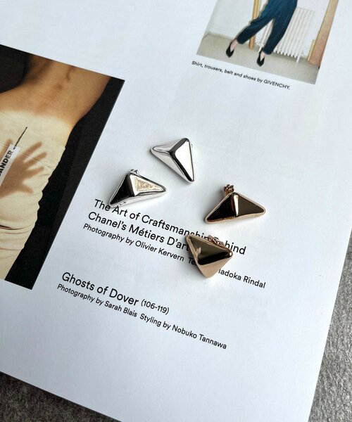 DouDou(ドゥドゥ)の「【インフルエンサーOKOCHI企画】トライアングルイヤリング(イヤリング・レディース・シルバー/ゴールド・FREE)」の5枚目の写真