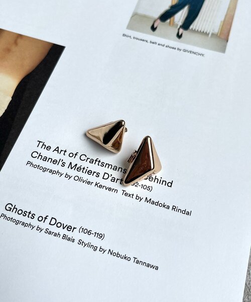 DouDou(ドゥドゥ)の「【インフルエンサーOKOCHI企画】トライアングルイヤリング(イヤリング・レディース・シルバー/ゴールド・FREE)」の8枚目の写真