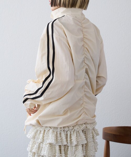 w closet（ダブルクローゼット）の「【25AW/2サイズ展開】リボンラインZIPブルゾン（ブルゾン・レディース・ネイビー/ボルドー/ピンク/アイボリー・SMALL/MEDIUM）」の6枚目の写真