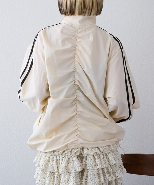 w closet（ダブルクローゼット）の「【25AW/2サイズ展開】リボンラインZIPブルゾン（ブルゾン・レディース・ネイビー/ボルドー/ピンク/アイボリー・SMALL/MEDIUM）」の7枚目の写真