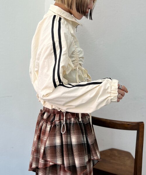 w closet（ダブルクローゼット）の「【25AW/2サイズ展開】リボンラインZIPブルゾン（ブルゾン・レディース・ネイビー/ボルドー/ピンク/アイボリー・SMALL/MEDIUM）」の18枚目の写真