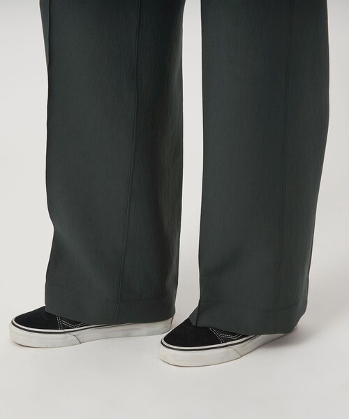 UNITED ARROWS & SONS by DAISUKE OBANA（ユナイテッドアローズアンドサンズバイダイスケオバナ）の「＜D.O UNITED ARROWS BY DAISUKE OBANA for WOMEN＞ Ⅰ CR WIDE PANTS/パンツ（その他パンツ・レディース・ブラック/ダークグリーン・M/S）」の17枚目の写真