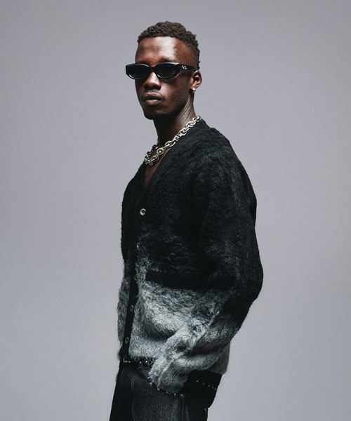 ANDER HUNK(アンダーハンク)の「Metal button Gradation Cardigan/ メタルボタングラデーションカーディガン(カーディガン/ボレロ・メンズ・ブラウン/ブラック・LARGE/MEDIUM)」の3枚目の写真