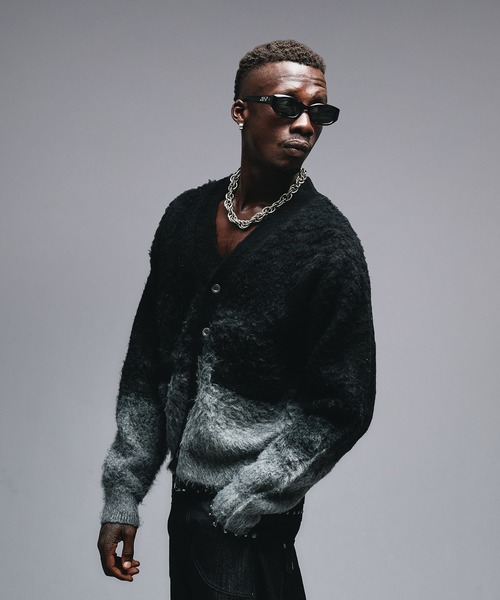 ANDER HUNK(アンダーハンク)の「Metal button Gradation Cardigan/ メタルボタングラデーションカーディガン(カーディガン/ボレロ・メンズ・ブラウン/ブラック・LARGE/MEDIUM)」の4枚目の写真