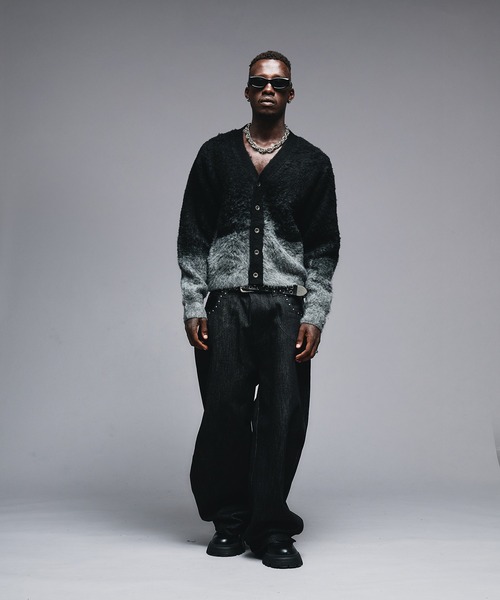 ANDER HUNK(アンダーハンク)の「Metal button Gradation Cardigan/ メタルボタングラデーションカーディガン(カーディガン/ボレロ・メンズ・ブラウン/ブラック・LARGE/MEDIUM)」の17枚目の写真