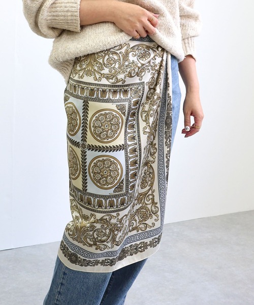 MIAN （ミアン）の「クラシカルデザインマルチスカーフ（バンダナ/スカーフ・レディース・アイボリー・FREE）」の2枚目の写真