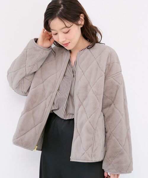 le.coeur blanc(ルクールブラン)の「リバーシブルタフタ×ファーキルトジャケット(その他アウター・レディース・グレイッシュベージュ/ブラウン・38)」の8枚目の写真